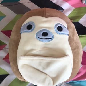 Sloth stuffed animal toy!